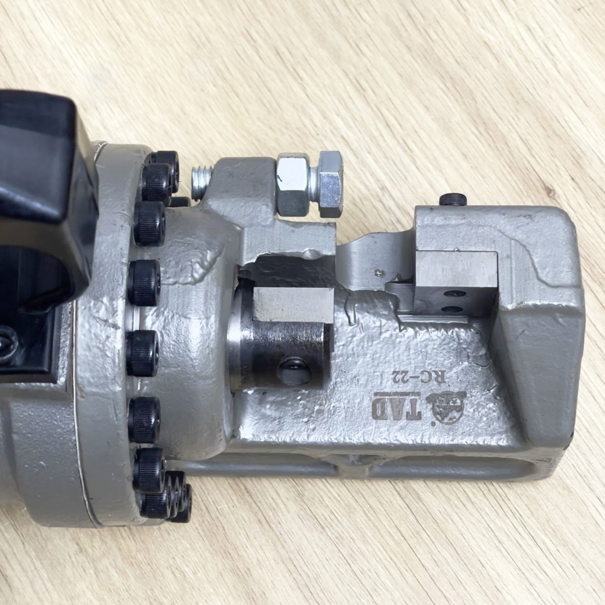 Máy cắt sắt thủy lực Dalushan TAD RC-22